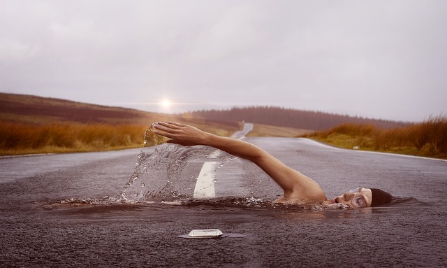 Exploring ⁣Possible Connections Between Dreaming of Swimming Pools and Emotional States