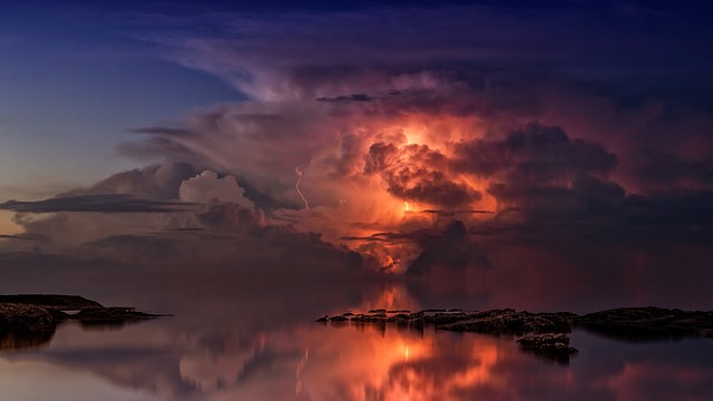 Navigating the Storm: Tips for Embracing the Symbolism of Bad Weather Dreams
