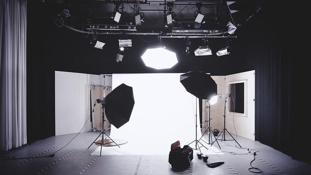 Taking a⁢ Closer Look: Pros and Cons of⁢ Opting for Dream‍ Studio's‌ Paid Services
