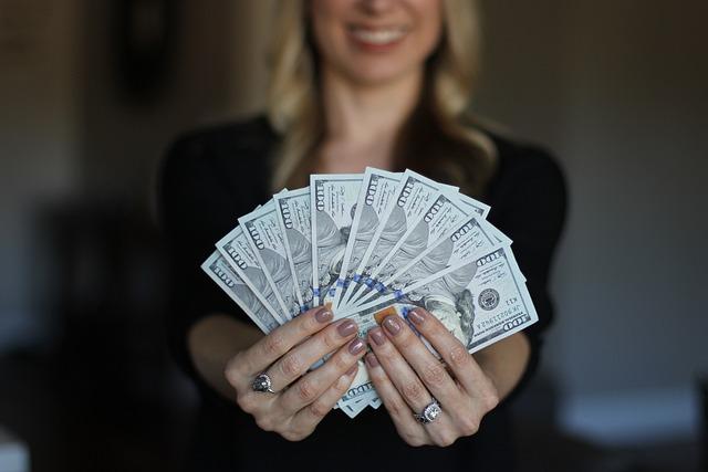 The Law of Attraction: Magnetizing ​Your Dream ⁣Life Through Positivity