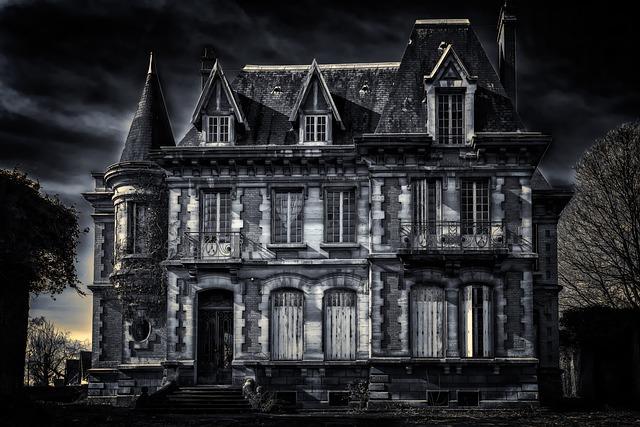 What Does It Mean to Dream of a Haunted House? Real Haunting or Imagination? 6 Analyzing the Symbolism of Haunted Houses in Dreams